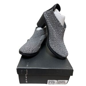 Steve Madden women’s silver-toned mesh pump size 7.5